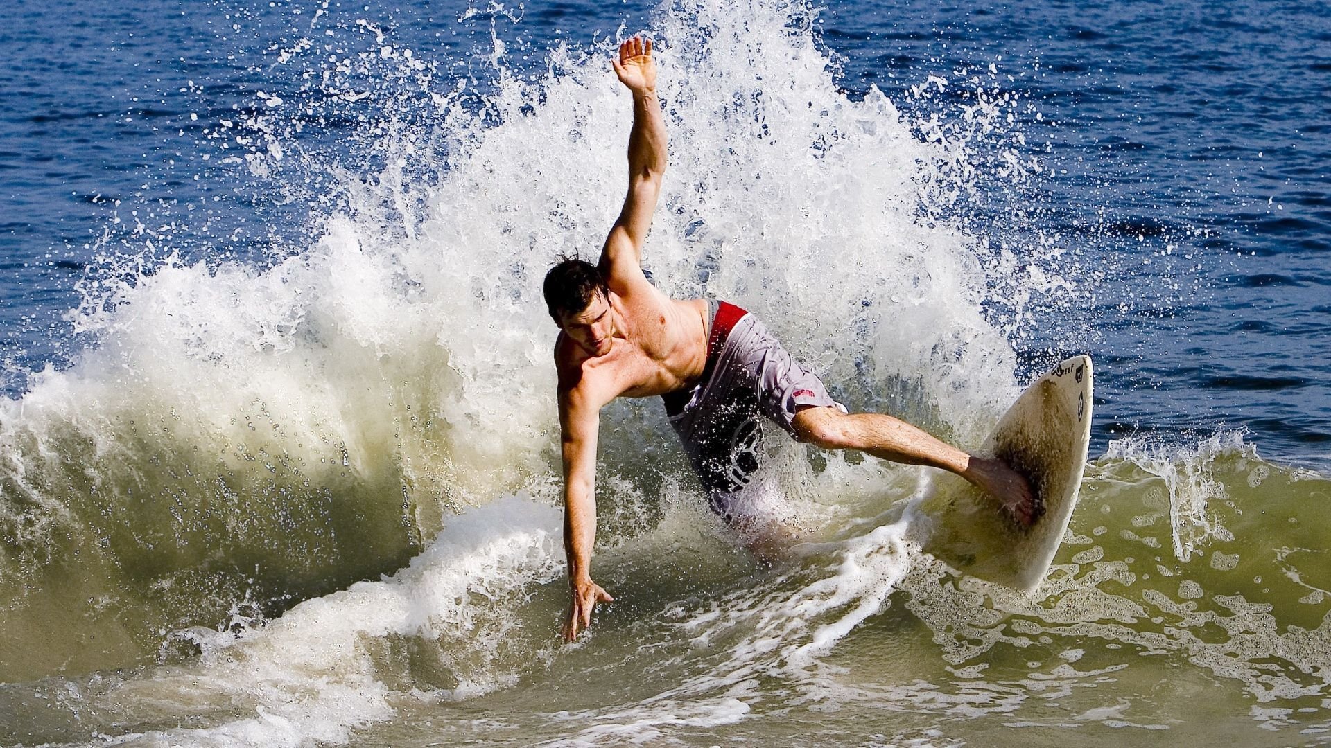 爱游戏电竞官网-日耳曼战术革新，德国队在欧洲赛场表现亮眼