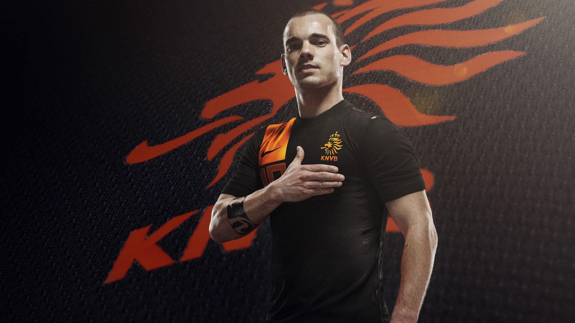 爱游戏app-欧洲杯决胜瞬间：战术调整中的奇迹瞬间，欧洲杯决赛场外失控现场